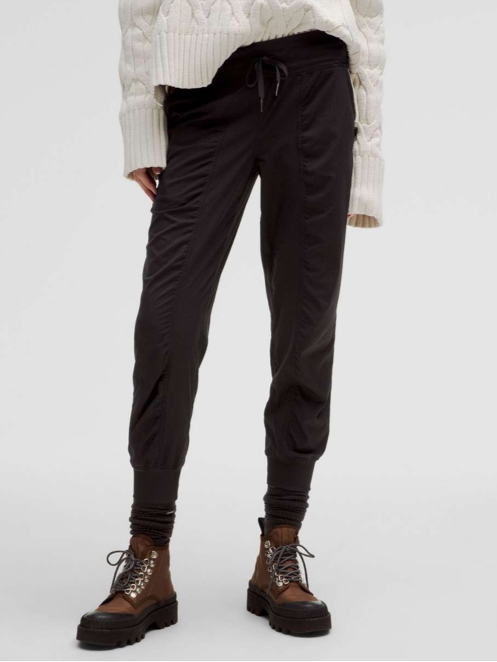 Lululemon Dance Studio Mid-Rise Jogger 7/8 Length black size 4